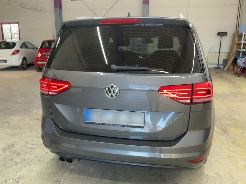 Volkswagen Touran 1.4 TSI Highline BlueMotion Tech — zdjęcie 5