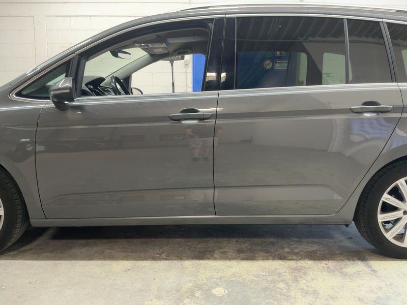 Volkswagen Touran 1.4 TSI Highline BlueMotion Tech — zdjęcie 4