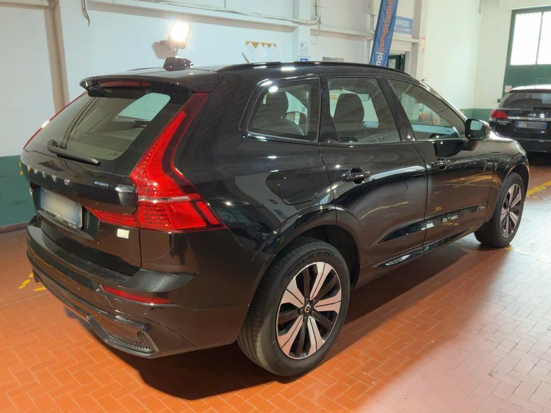 Volvo XC60 2.0 T6 Recharge Plug-in Hybrid Plus Dark AWD — zdjęcie 6