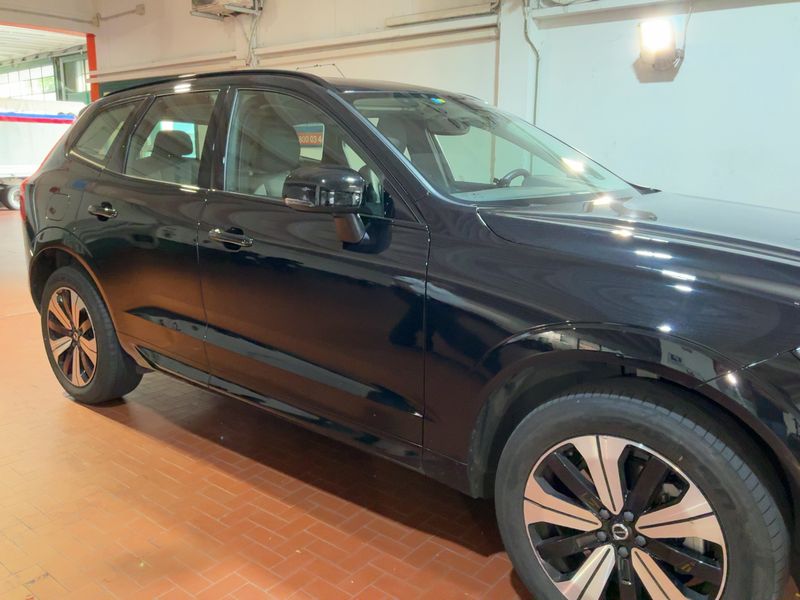 Volvo XC60 2.0 T6 Recharge Plug-in Hybrid Plus Dark AWD — zdjęcie 8