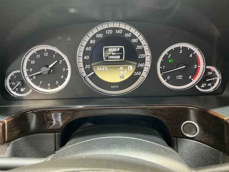 Mercedes-Benz E-Klasse E 350 CDI T 4Matic — zdjęcie 13