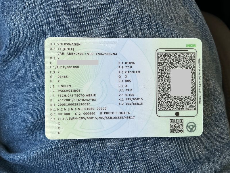 Volkswagen Golf V 1.9 TDI Highline — zdjęcie 16