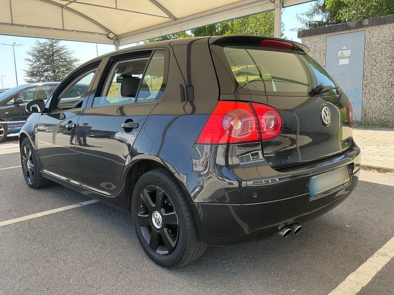 Volkswagen Golf V 1.9 TDI Highline — zdjęcie 3