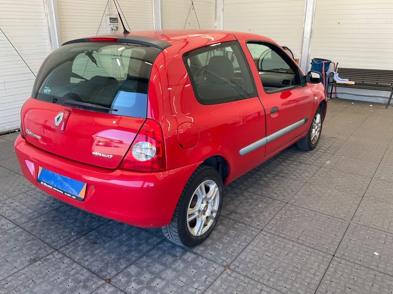 Renault Clio 1.2 Campus — zdjęcie 2