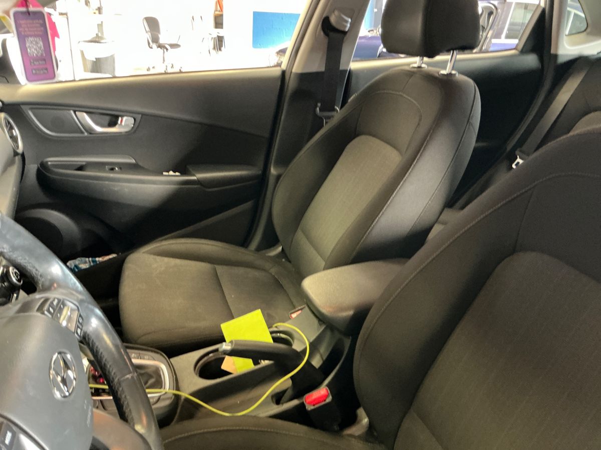 Hyundai Kona 2021 — photo 38