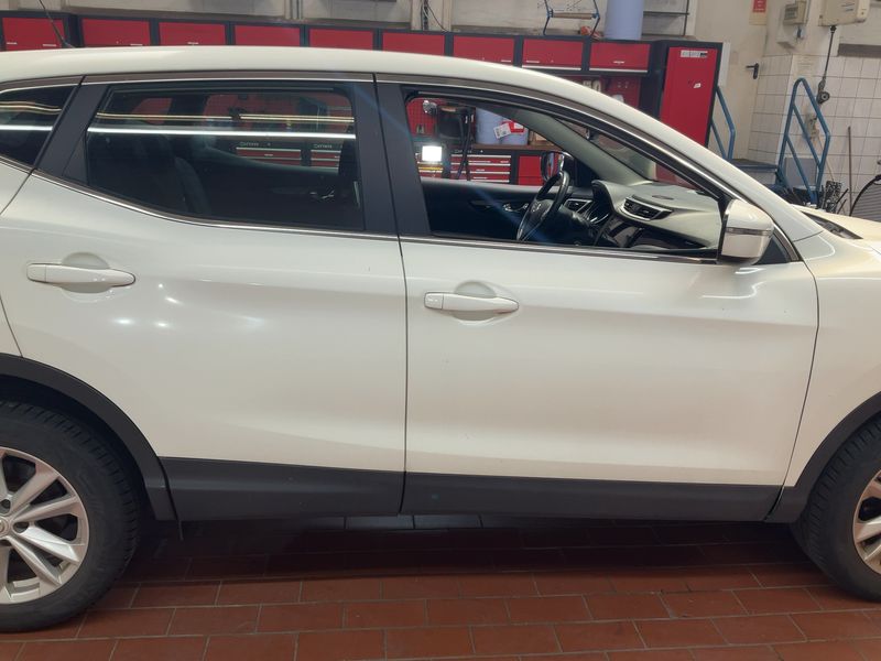 Nissan Qashqai 1.2 Acenta 2015 – снимка 10