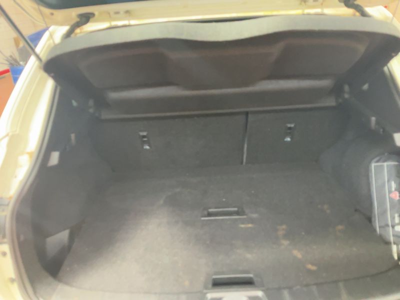 Nissan Qashqai 1.2 Acenta 2015 – снимка 15