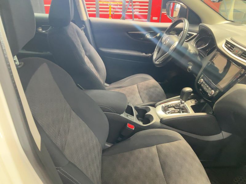 Nissan Qashqai 1.2 Acenta 2015 – снимка 16