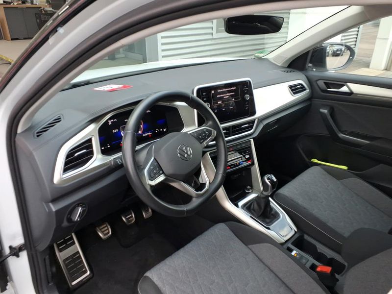 Volkswagen T-Roc 1.0 TSI Move — zdjęcie 21