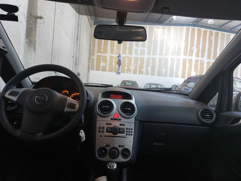 Opel Corsa 1.4 Edition 2011 – снимка 11