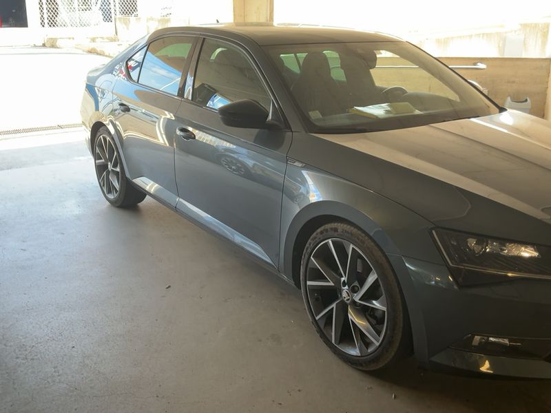 Skoda Superb 1.5 TSI ACT SportLine Plus — zdjęcie 8