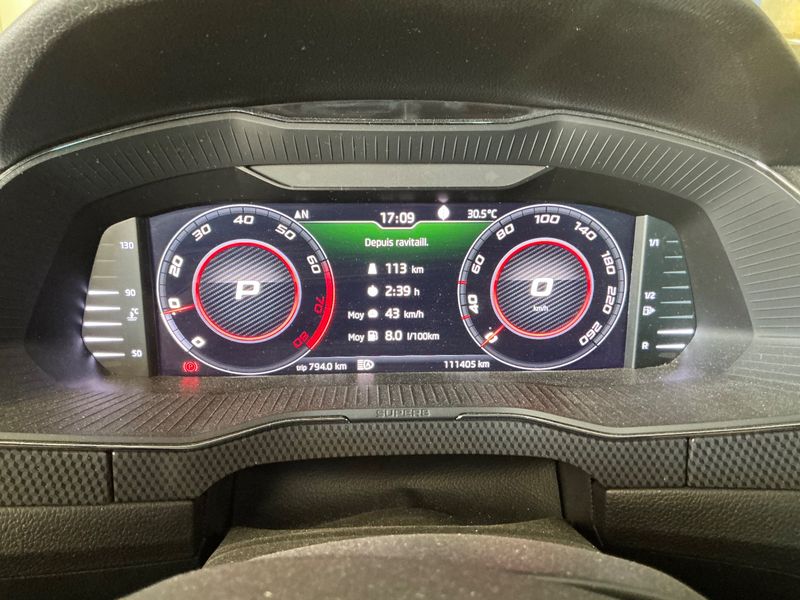Skoda Superb 1.5 TSI ACT SportLine Plus — zdjęcie 13