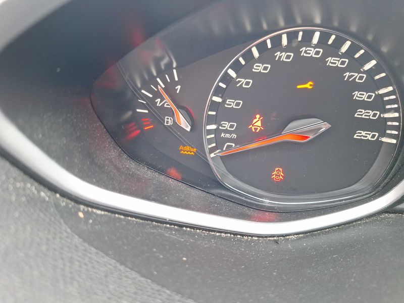Peugeot 308 1.5 Blue-HDi Allure 2018 – снимка 97