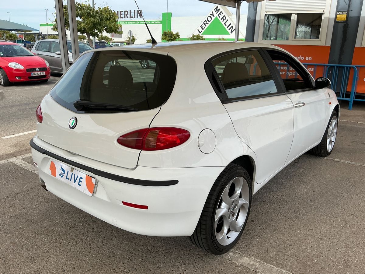 Alfa Romeo Alfa 147 2.0 T.Spark Distinctive