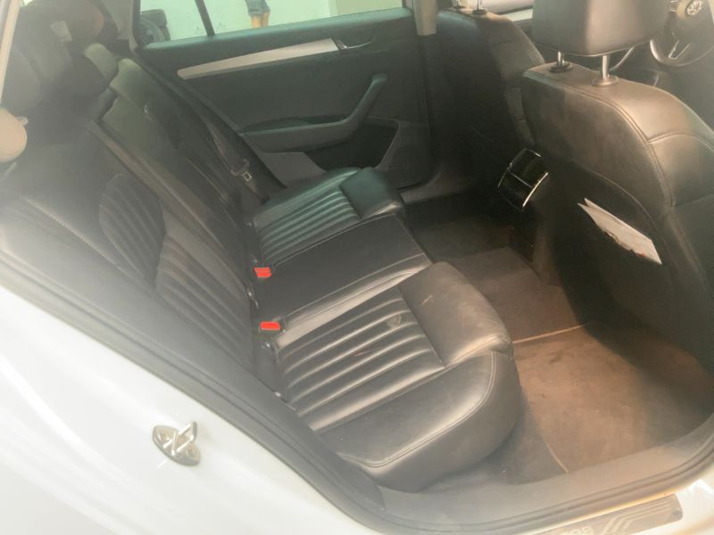 Skoda Superb 1.6 TDI Ambition 2016 – снимка 20