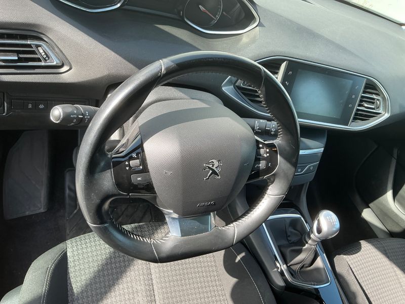 Peugeot 308 1.5 Blue-HDi Active Business 2019 – снимка 24