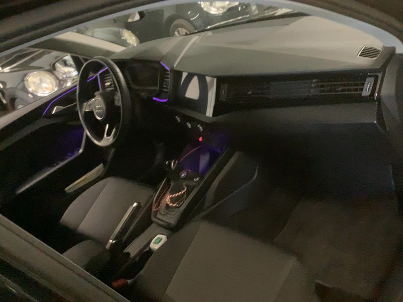 Audi A1 Sportback 30 TFSI — zdjęcie 12