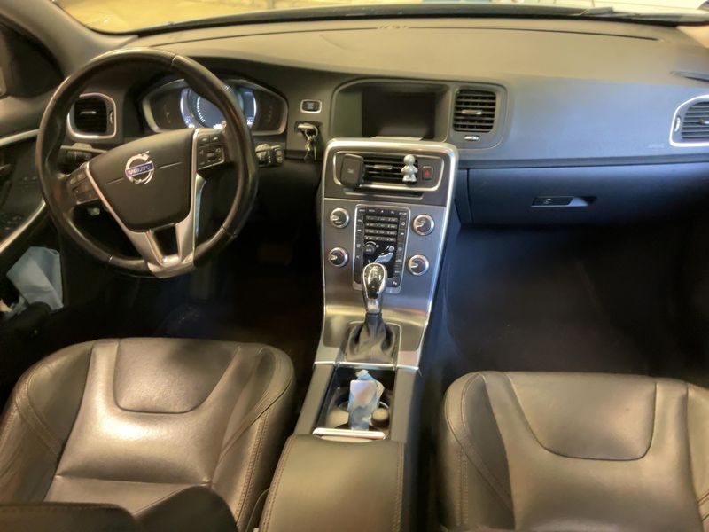 Volvo V60 Cross Country 2.0 D3 Summum — zdjęcie 12