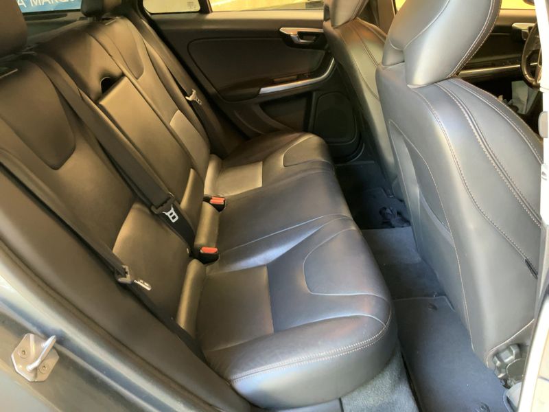 Volvo V60 Cross Country 2.0 D3 Summum — zdjęcie 14