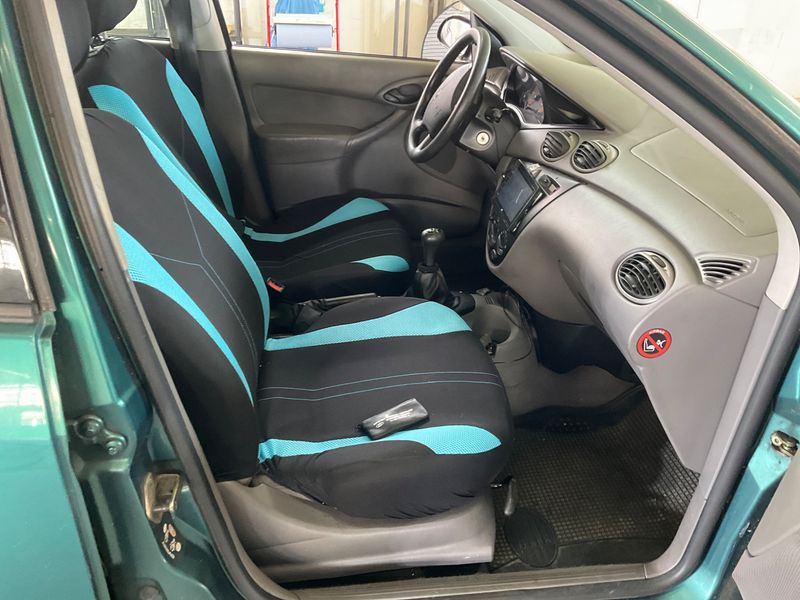 Ford Focus 1.8 Ambiente — zdjęcie 3
