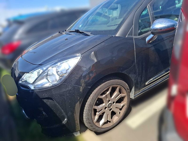 Citroen DS3 1.6 THP SportChic — zdjęcie 2