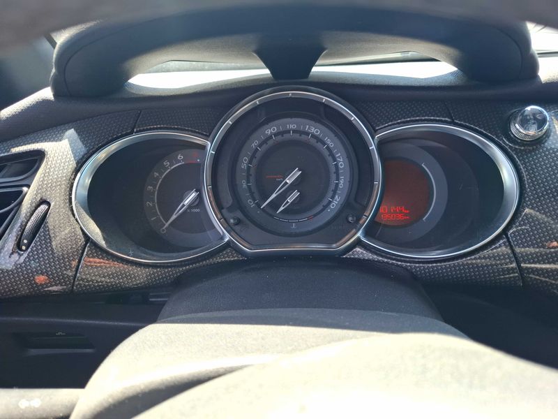 Citroen DS3 1.6 THP SportChic — zdjęcie 12