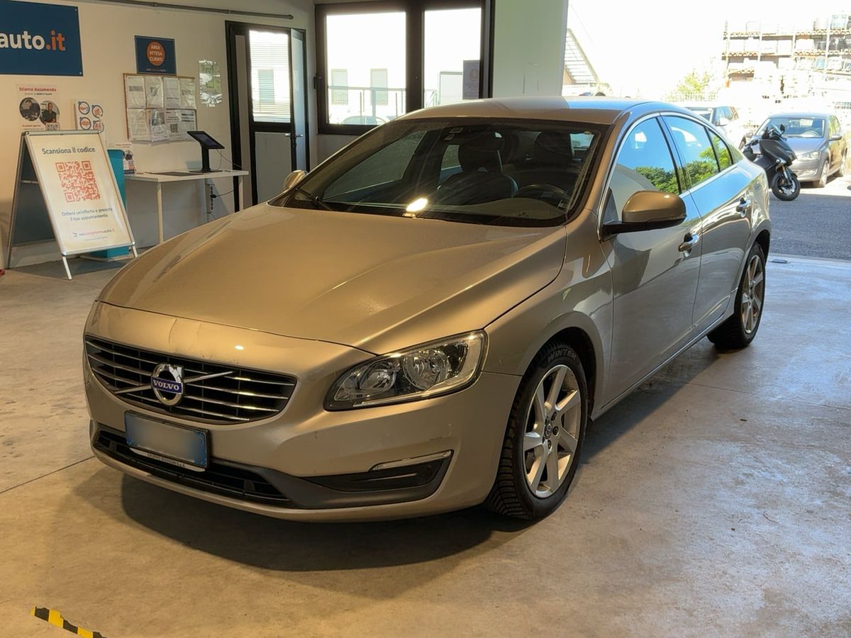 Volvo S60 2015 — photo 1