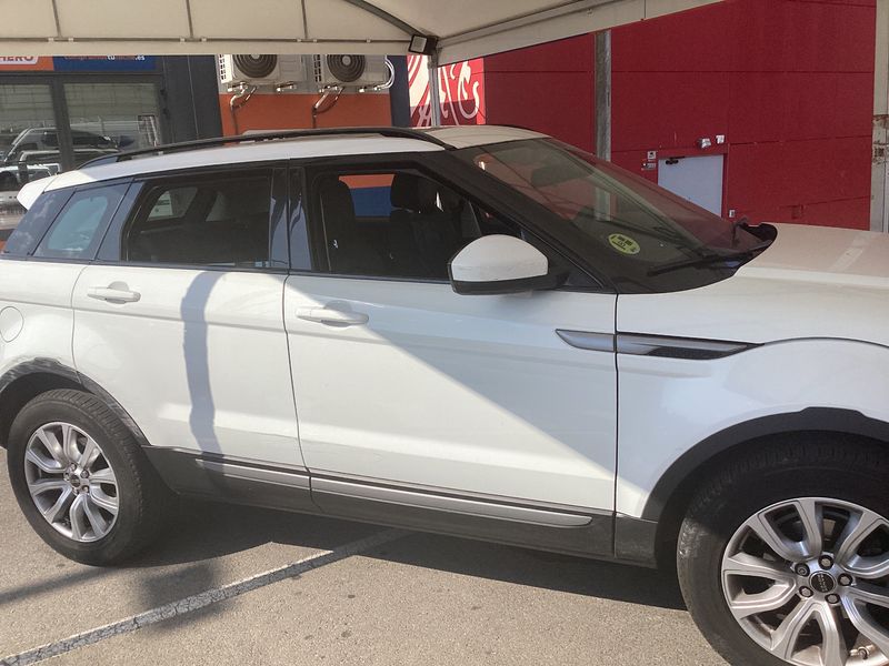 Land Rover Evoque 2.2 Td4 Pure Technik — zdjęcie 7