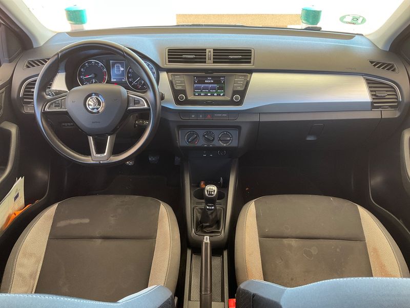 Skoda Fabia 1.0 MPI Ambition — zdjęcie 12
