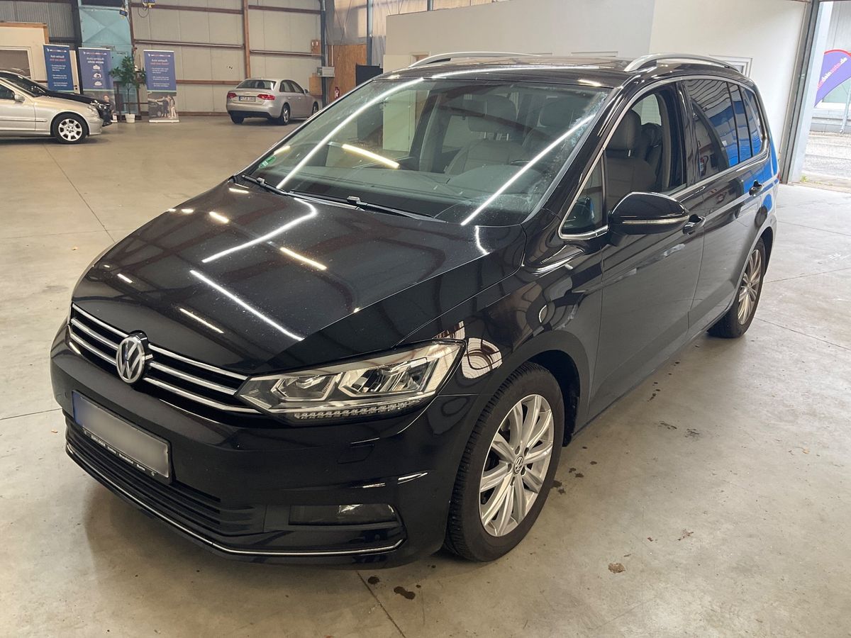 Volkswagen Touran 2018 — photo 1