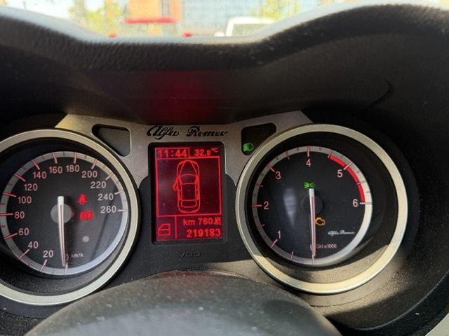 Alfa Romeo Alfa 159 1.9 JTD JTDM Exclusive — zdjęcie 11