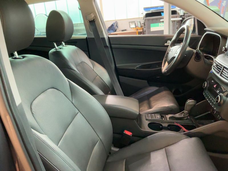 Hyundai Tucson 1.6 TGDI Premium 4WD — zdjęcie 11