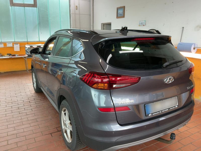 Hyundai Tucson 1.6 TGDI Premium 4WD — zdjęcie 3