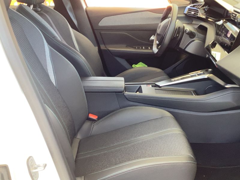 Peugeot 308 1.5 Blue-HDi Allure Pack 2022 – снимка 16