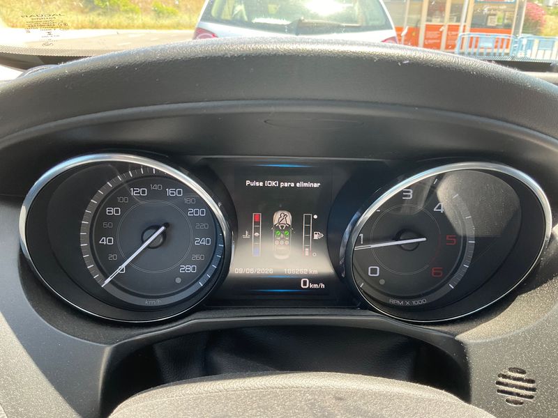 Jaguar XE 20d Pure — zdjęcie 13