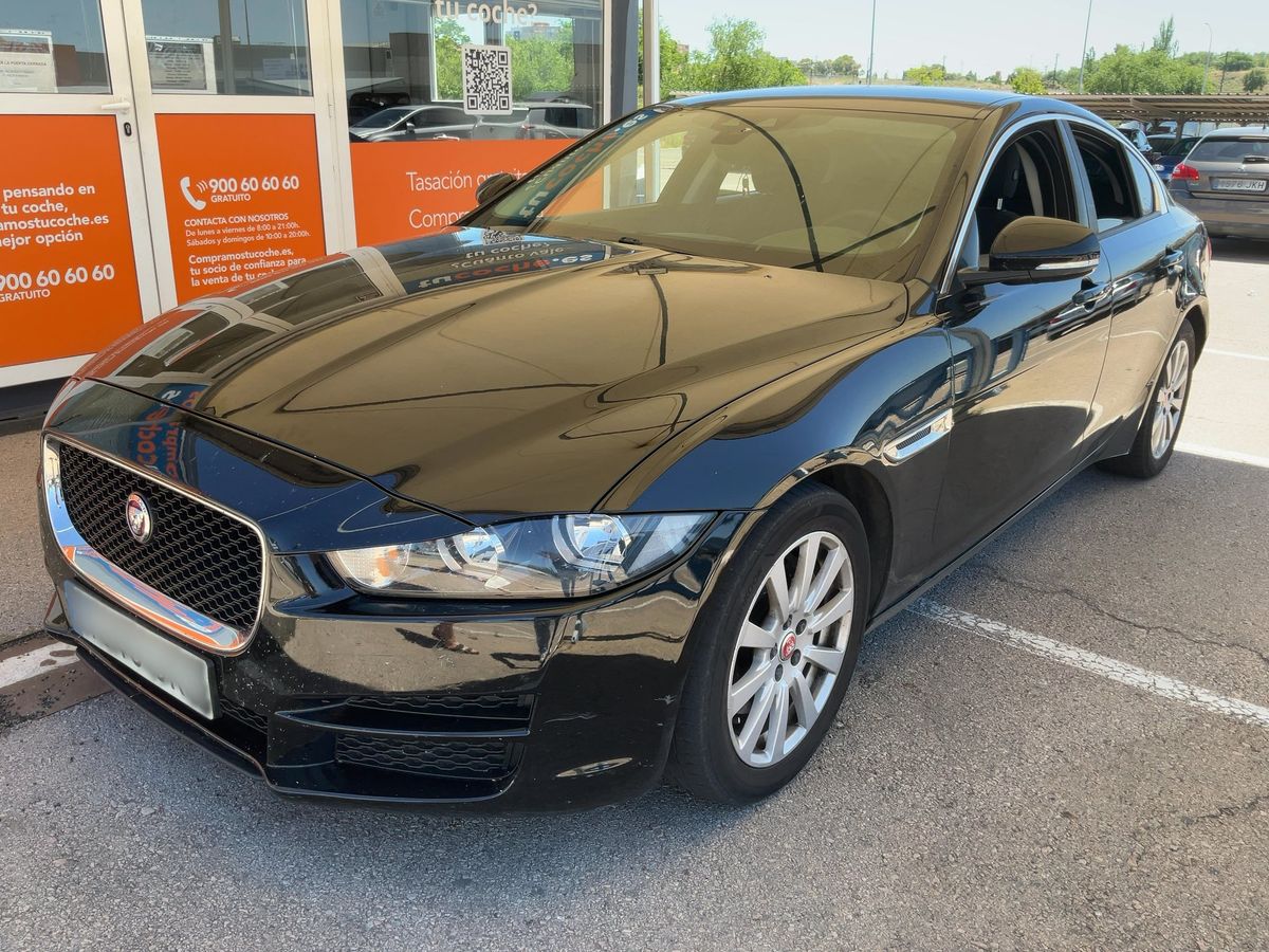Jaguar XE 2015 — photo 1
