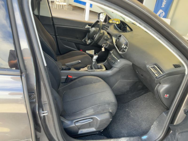 Peugeot 308 1.2 e-THP Style — zdjęcie 11
