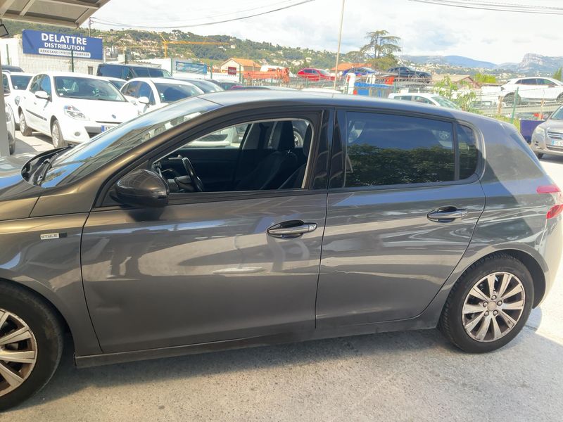 Peugeot 308 1.2 e-THP Style — zdjęcie 4