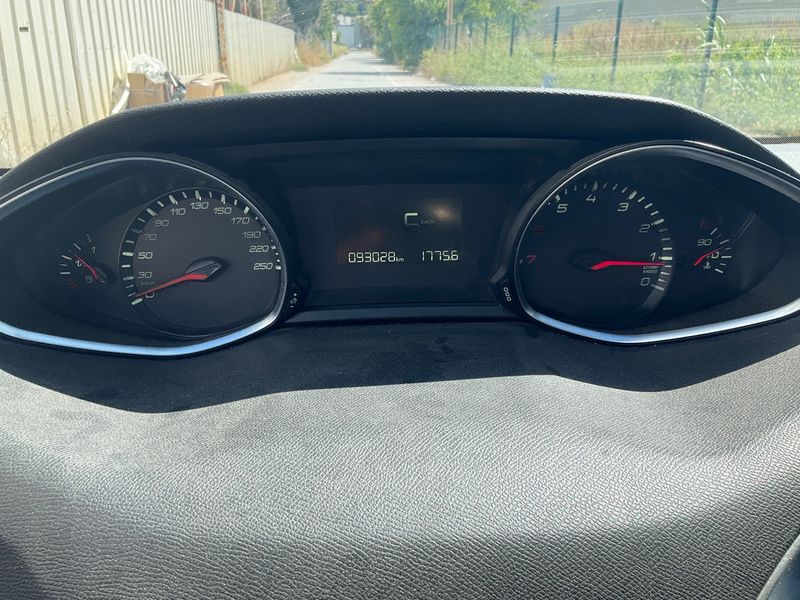Peugeot 308 1.2 e-THP Style — zdjęcie 13
