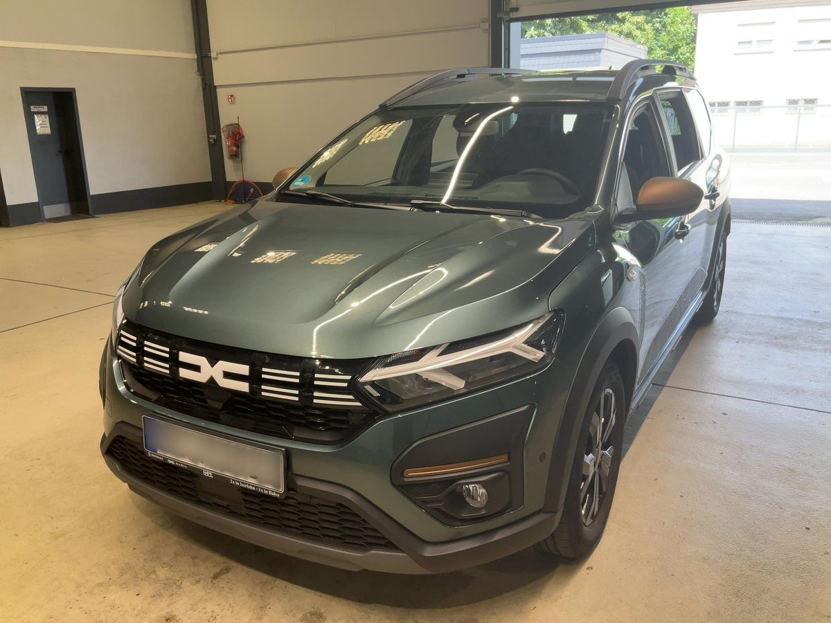 Dacia Jogger 2023 — photo 1