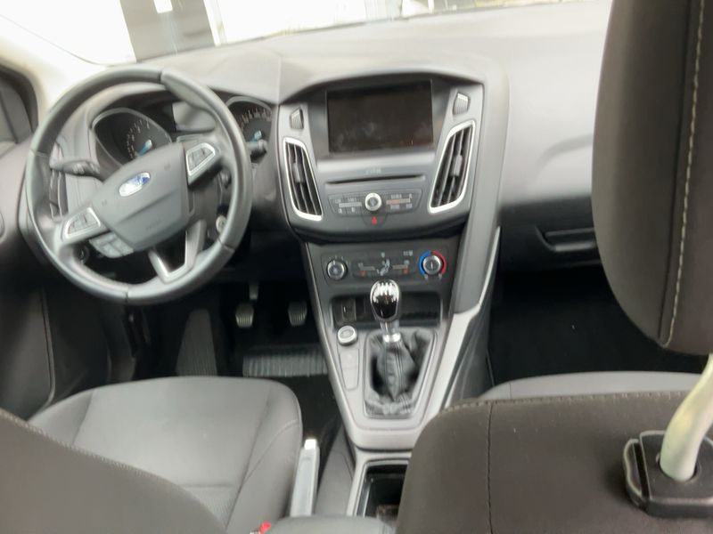 Ford Focus 1.0 EcoBoost Trend 2016 – снимка 17