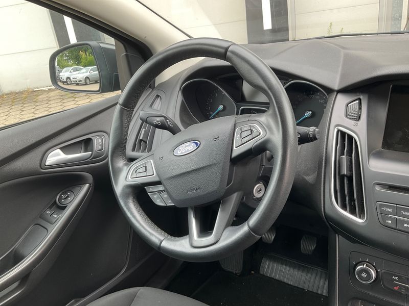 Ford Focus 1.0 EcoBoost Trend 2016 – снимка 37