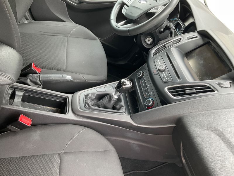 Ford Focus 1.0 EcoBoost Trend 2016 – снимка 36