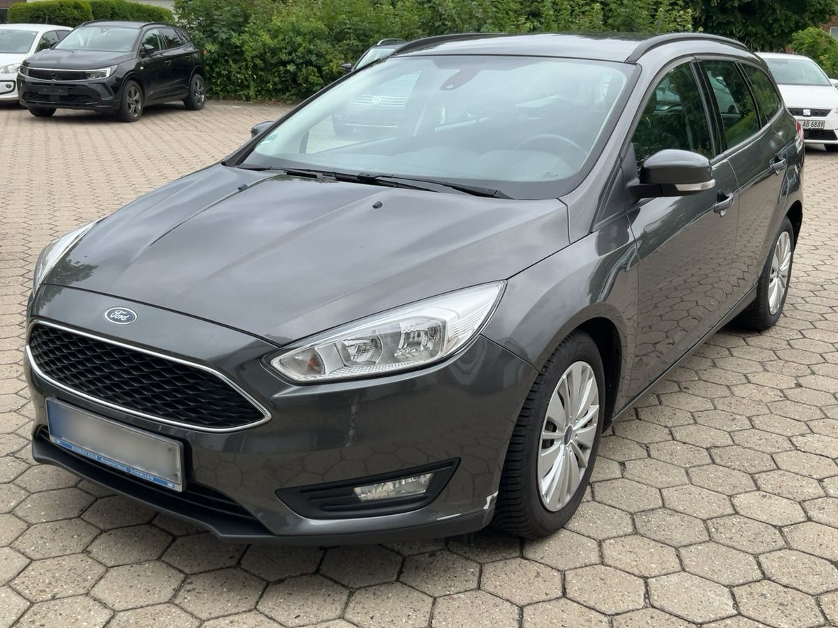 Ford Focus 2016 — photo 1
