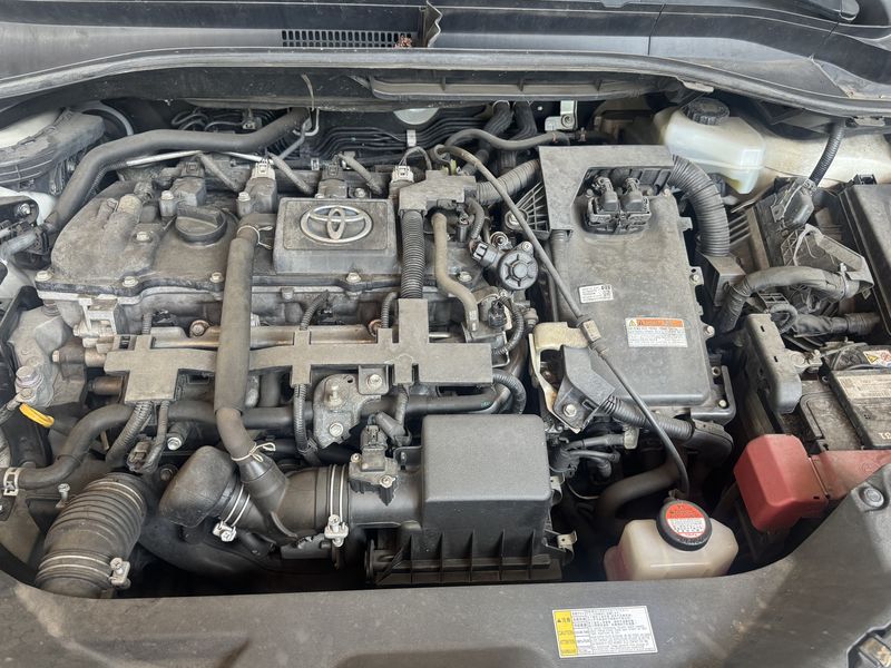 Toyota C-HR 1.8 Hybrid Lounge — zdjęcie 8