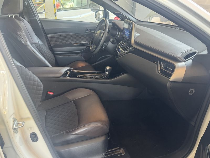 Toyota C-HR 1.8 Hybrid Lounge — zdjęcie 10