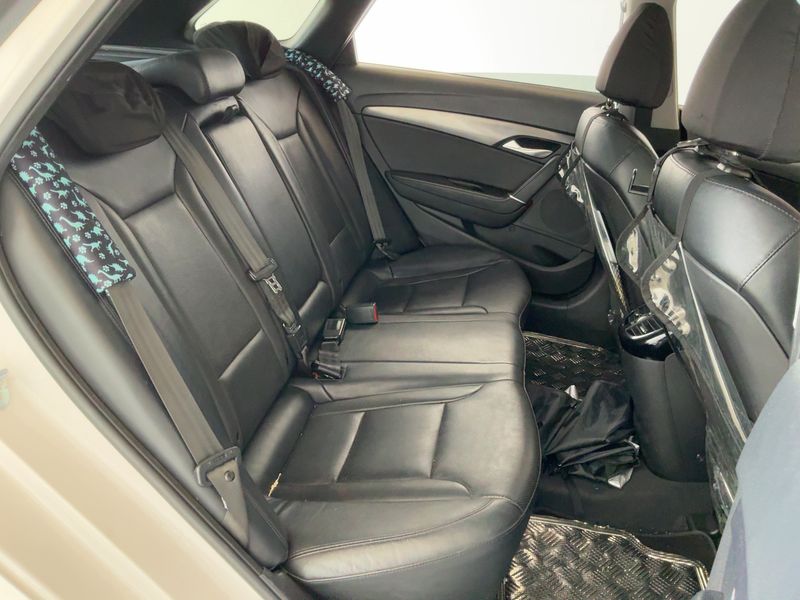 Hyundai i40 1.7 CRDi Creative — zdjęcie 14