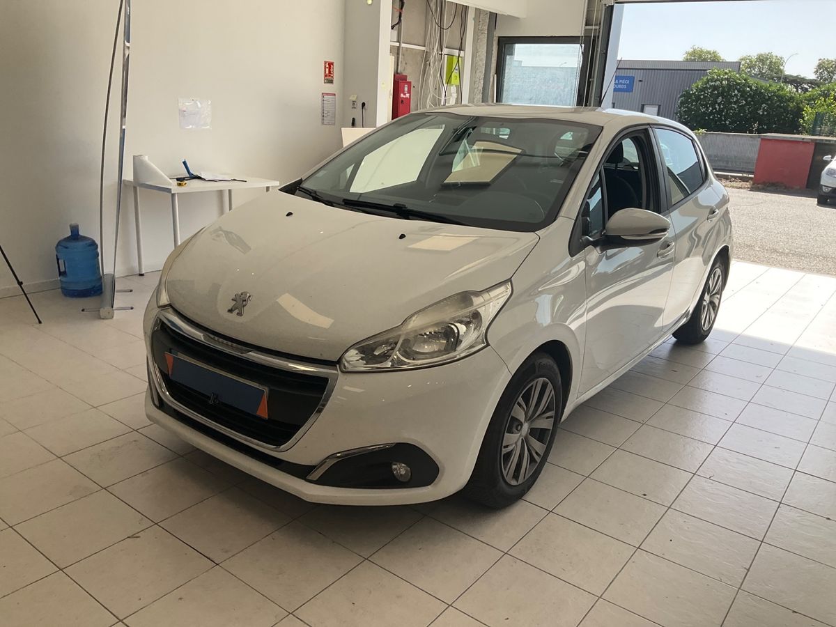 Peugeot 208 2016