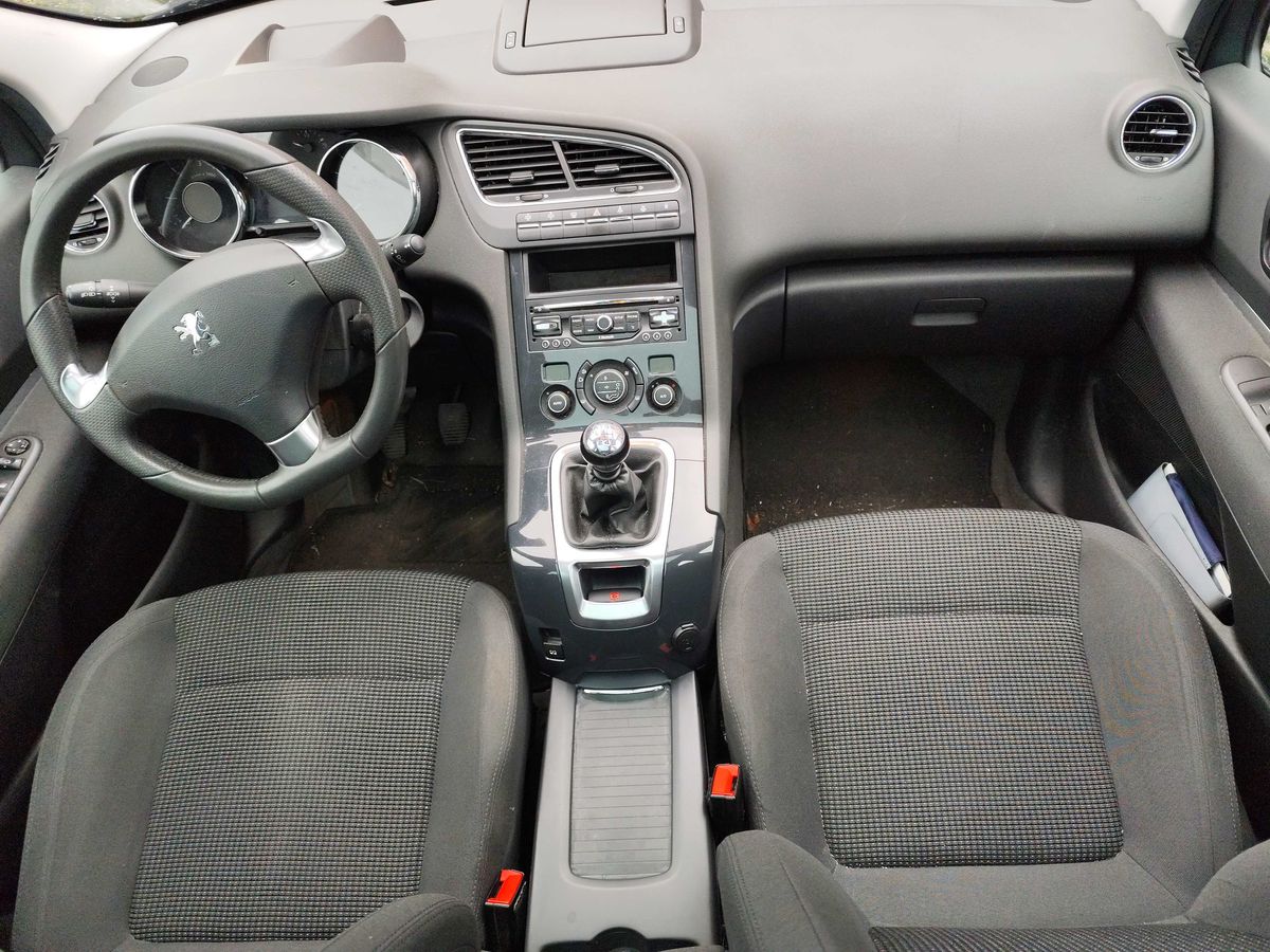 Peugeot 5008 2013 — photo 12