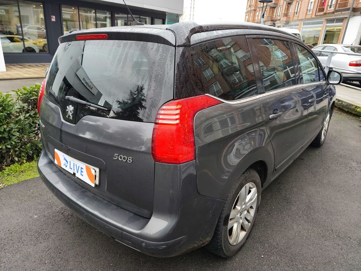 Peugeot 5008 2013 — photo 6